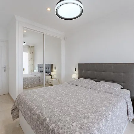 Lägenhet Ocean View, Two Bedroom With Heated Pool In Sunset Complex