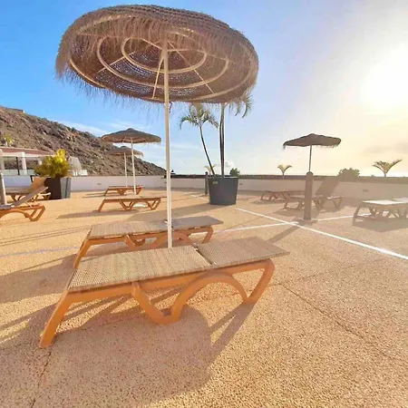 Ocean View, Two Bedroom With Heated Pool In Sunset Complex 阿德耶