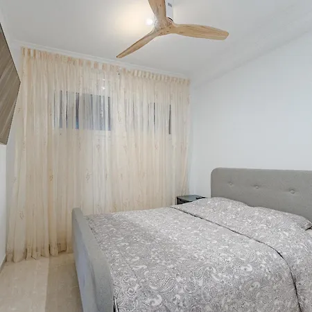 Ocean View, Two Bedroom With Heated Pool In Sunset Complex 阿德耶